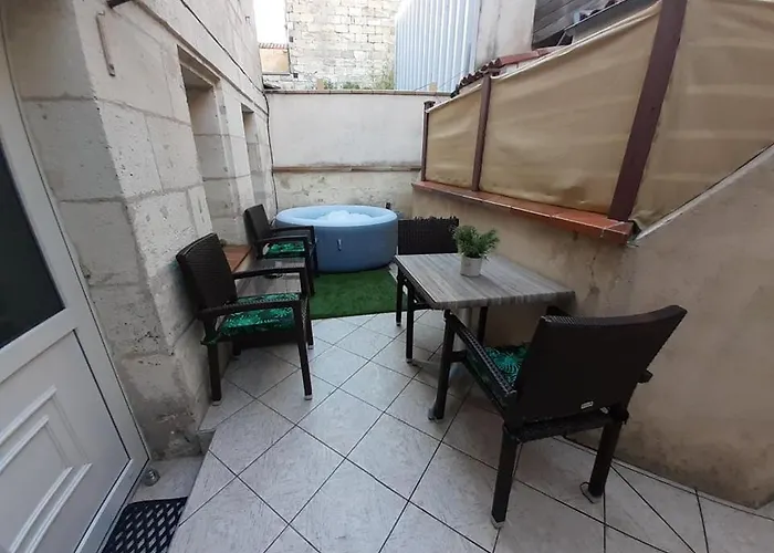 Joli Petit Loft Dans Echoppe Pierre Centre-ville 公寓