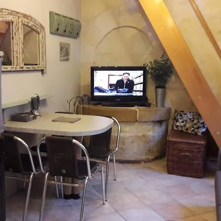 Апартаменты Joli Petit Loft Dans Echoppe Pierre Centre-ville